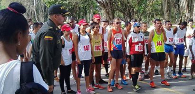 Cale�os del oriente corrieron 13 kil�metros por la paz