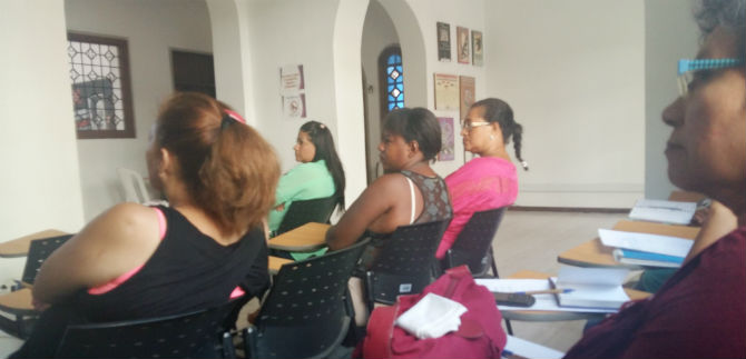 Mujeres con ideas productivas cabeza de hogar de comunas TIO son capacitadas