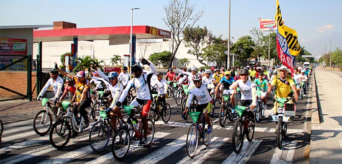 En  bici, cale�os se gozaron la ciudad