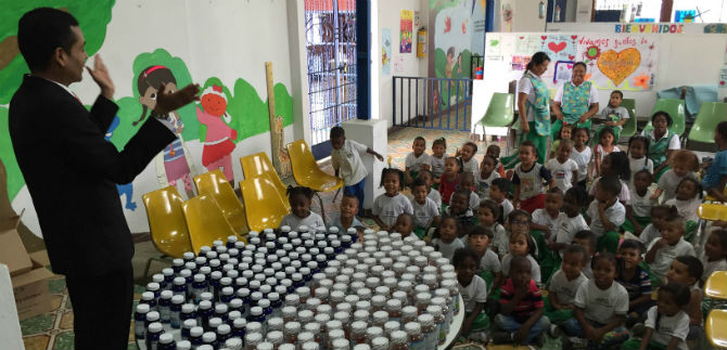 Asesora de Asuntos tnicos entrega suplementos vitamnicos en El Hormiguero - Vereda 