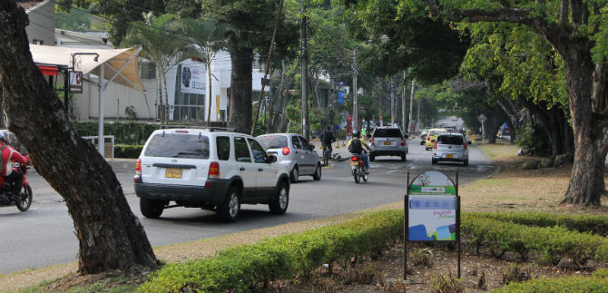 Conductores se apropian del Par Vial del Sur; turno es de colegios y universidades