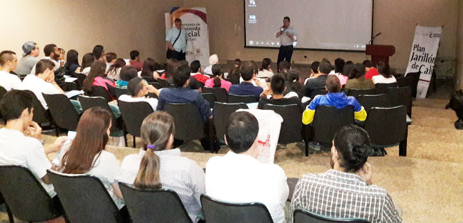 Universitarios aprenden sobre el Plan Jarill�n