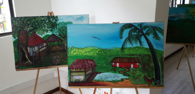Arte de mujeres v�ctimas del conflicto es subastado en Casa Matria