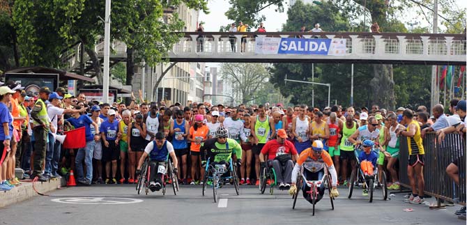 4.000 personas participaron en  la XXVI Carrera  Atltica Internacional Rio Cali