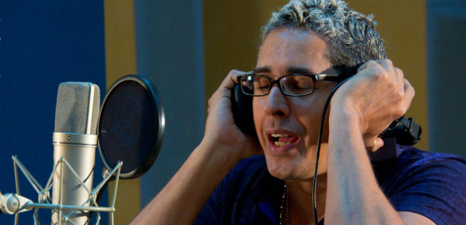 Arriba a la Feria el actual cantante cubano m�s innovador