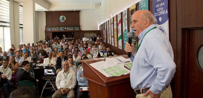 Hay que buscar alternativas productivas para campesinos: Alcalde Armitage