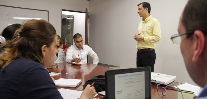 Sigue la capacitacin a funcionarios y contratistas