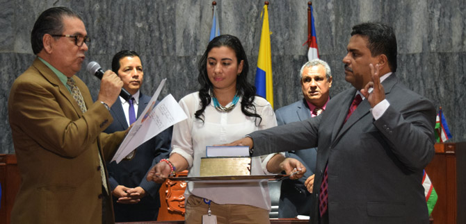 Asumi Hctor Hugo Montoya Cano como Personero de Santiago de Cali