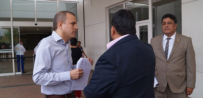 Alcalda: atenta a la crisis que padecen usuarios de la Clnica Esimed