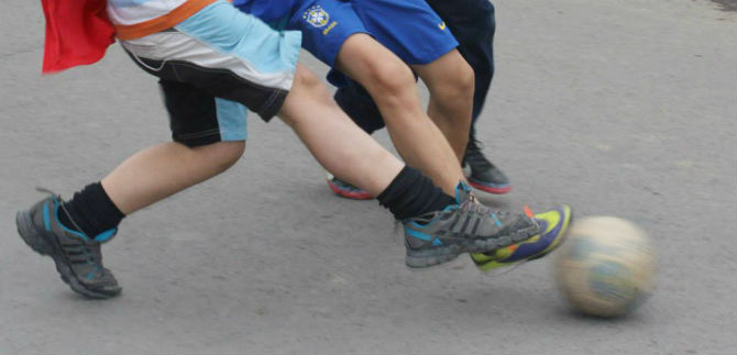 Empresarios, funcionarios y periodistas deportivos, juegan por la paz y la reconciliacin