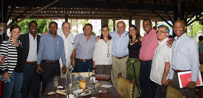 Armitage y alcaldes del  Cauca acuerdan programas sociales en postconflicto