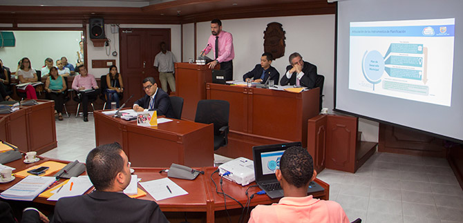 Con un mapa general inici el estudio del Plan de Desarrollo en el Concejo