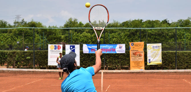 Centros de iniciaci�n deportiva participan en Copa de tenis Santiago de Cali