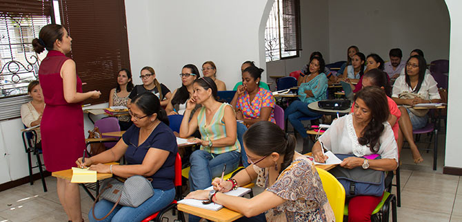 Sic�logas de los centros de orientaci�n reciben capacitaci�n