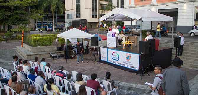La poes�a inici� su camino rumbo al festival Internacional
