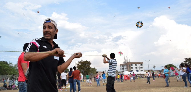 El cielo de Cali se visti� de colores con el Festival de Cometas