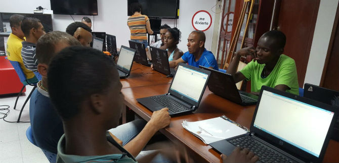 Habitantes de calle se gradan del curso de Introduccin a la Informtica Bsica