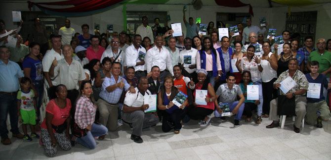 Alcald�a hace reconocimiento y entrega de dotaciones a l�deres comunitarios de Cali