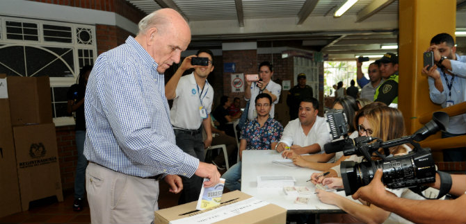 Los cale�os han sufragado en paz: Maurice Armitage