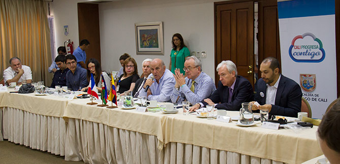 El Alcalde le apuesta a tres macroproyectos de ciudad presentados a delegacin francesa