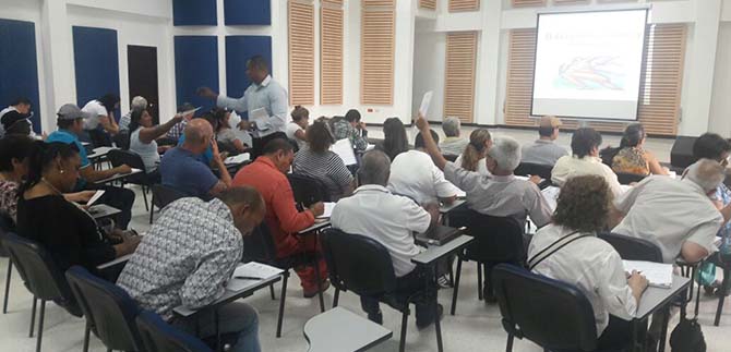 75 L�deres Comunales se capacitan en gesti�n P�blica y sistemas