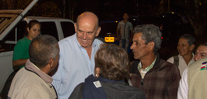 Maurice Armitage entreg 50% de avance en el Corregimiento La Elvira.