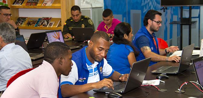 Contin�a jornada de tr�mite de libretas militares para desplazados