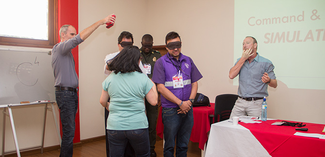 Israelíes comparten conocimientos y experiencias de su país en taller de emergencias