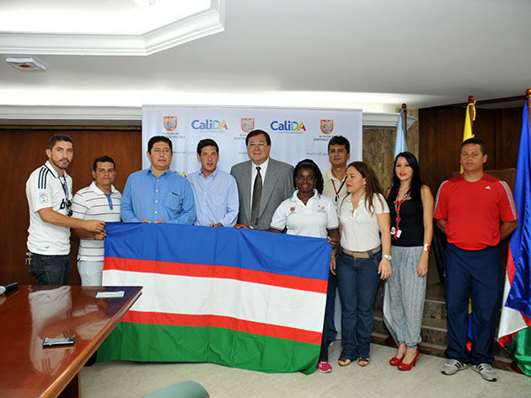 Alcalde (e) entreg bandera a delegacin de Cali a Juegos Nacionales de Servidores Pblicos