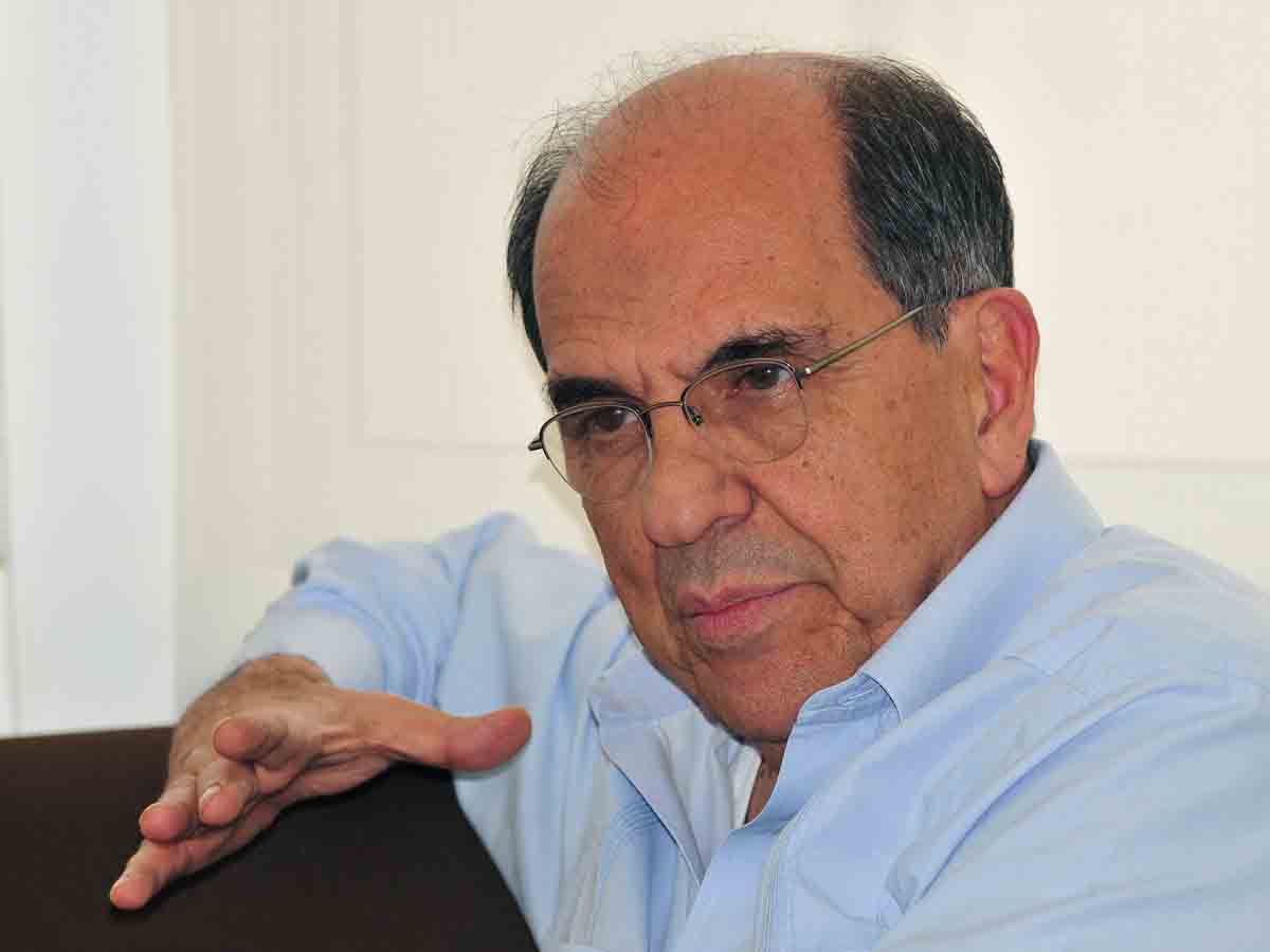 Alcalde de Cali gestion recursos para el desarrollo social ante la Fundacin Ford