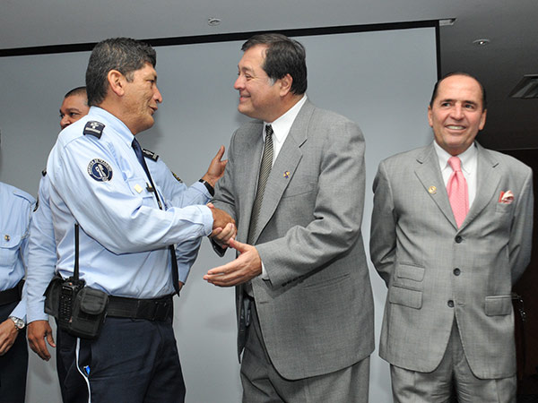 Noche de gala en homenaje al Cuerpo de Agentes de Trnsito de Cali en sus 40 aos