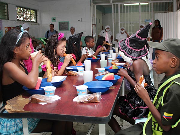 Institucin Ciudad Crdoba celebr el Da de los Nios en los desayunos escolares