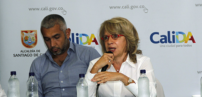 Cali se acoge a medida del pico y pase; refrendar�a 1000 licencias diarias