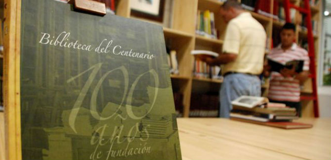 Biblioteca de El Centenario dedica un mes a historias de amor