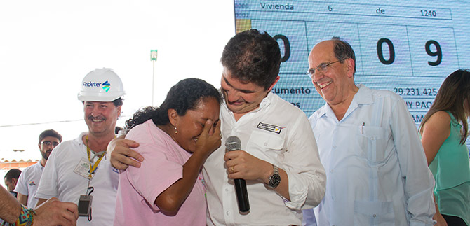 L�grimas de felicidad corrieron por Llano Verde, con sorteo de 1775 casas