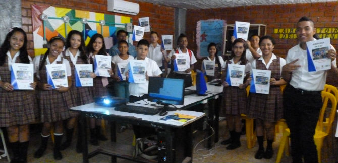 Conforman primera patrulla escolar por la paz