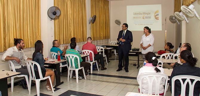 Contin�a fortaleci�ndose en Cali, el programa Formadores Nativos Extranjeros