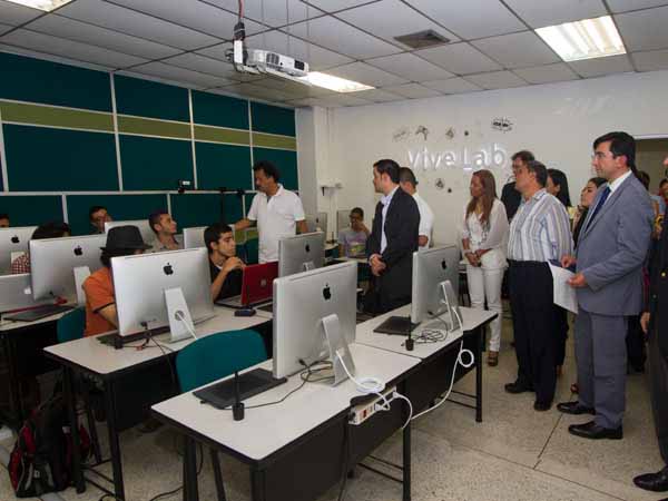 �La tecnolog�a y el emprendimiento, claves para el desarrollo de un pa�s�