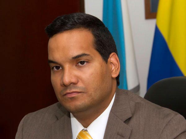 El secretario de Educaci�n de Cali culmina su maestr�a con tesis laureada