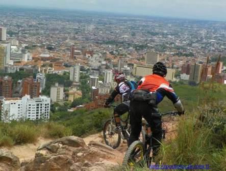 Domingo de adrenalina en la ciudad con la �Carrera Reto Aventura�