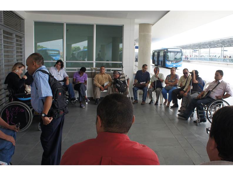 Metro Cali trabaja de la mano con personas con discapacidad