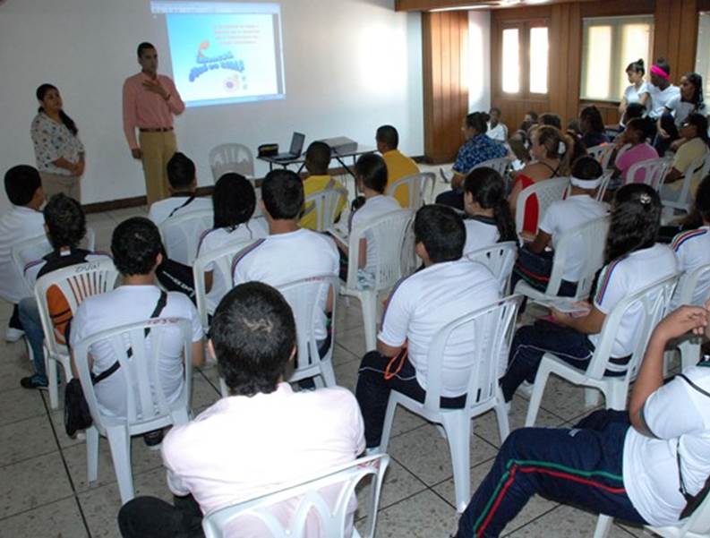 La Alcald�a impulsa talleres con j�venes sobre prevenci�n del VIH