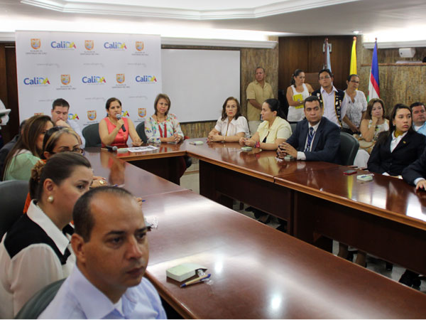 El Municipio motiva a m�s empresarios a hacer de Cali una ciudad m�s verde: 75 empresas ya apadrinan espacios en la ciudad