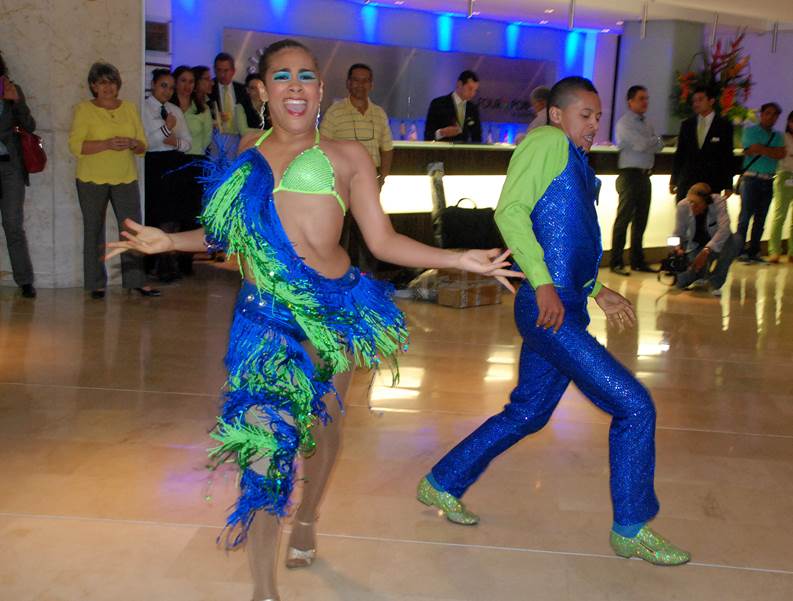 Bailarines mostraron todo su talento en el lanzamiento de Expo-Salsa