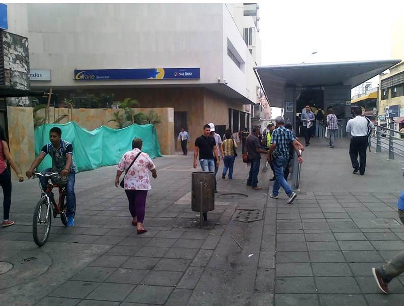 Secretar�a de Gobierno recupera espacios p�blicos cercanos a las estaciones del MIO sobre la calle 13