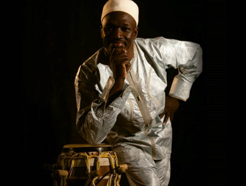 El Petronio tiene un invitado real: un pr�ncipe senegal�s y director musical