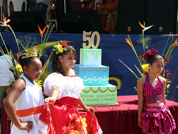 La Instituci�n Educativa Julio Caicedo y T�llez celebr� sus 50 a�os