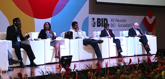Embarazo en adolescentes, seg�n BID, hace que se mantenga pir�mide de la pobreza