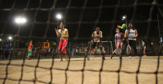 Comuna 14 estrena parques y zonas verdes con iluminaci�n