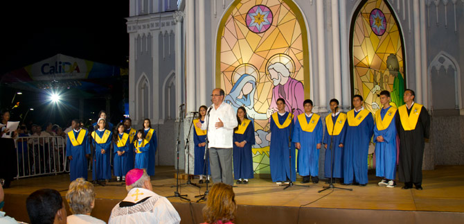 Viva la novena de Navidad en el Paseo de la Avenida Colombia